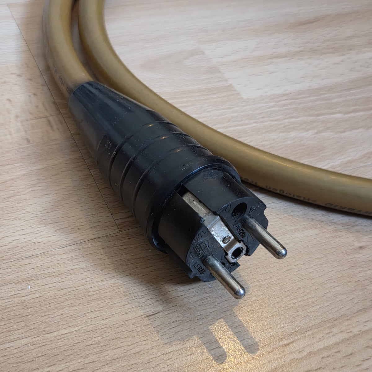 Van den Hul The Mainstream Hybrid AC power cable - 1.5 meter