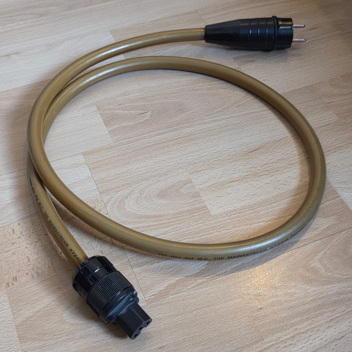 Van den Hul The Mainstream Hybrid AC power cable - 1.5 meter
